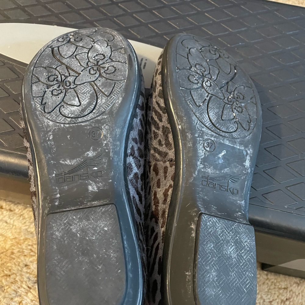 Dansko Oksana Gray Animal Print Flats sz 37 - Picture 4 of 5
